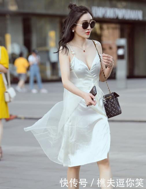 街拍:图6的“小芒果”很迷人呀,看见就让我走不动了!