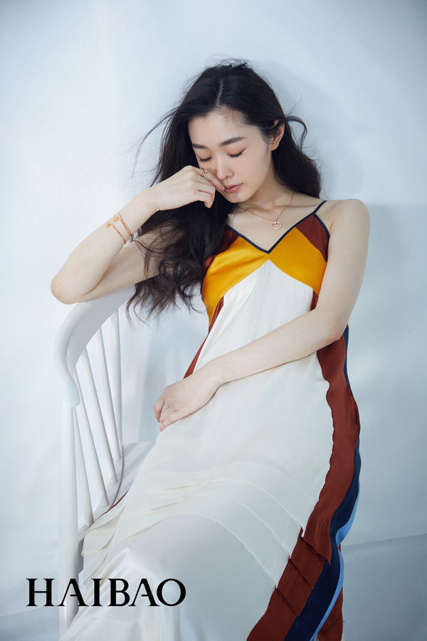 造型日历之宋轶:优雅女孩的绝美造型，有了它的点缀更加独特