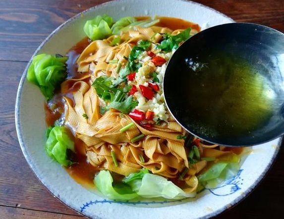  『味道』豆皮和它搭配，不仅营养，味道也好，给肉都不换
