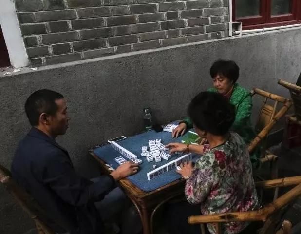  从中抽头渔@在农村打麻将犯法吗？答案来了，3种情况算娱乐，3种情况算赌博