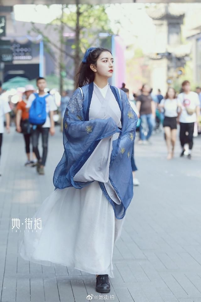 成都@成都街拍:古装与二次元大比拼!