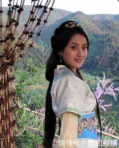 「酷似」她酷似杨幂搭档刘诗诗,出演情深深雨蒙蒙,如今出演枕上书认不出