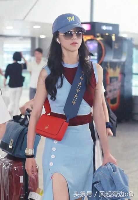 韩雪机场近照遭曝光，网友：衣服永远都是陪衬，好气质才是主角