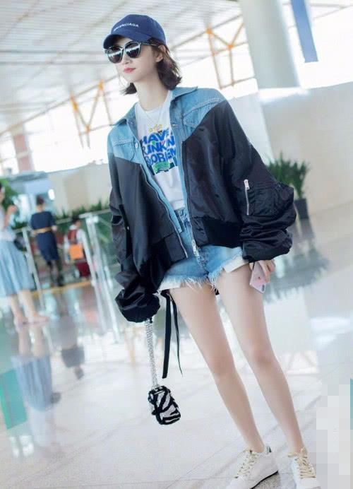 景甜为了秀腿也是拼了!直接把裤子剪成了“毛球”，不会扎人?