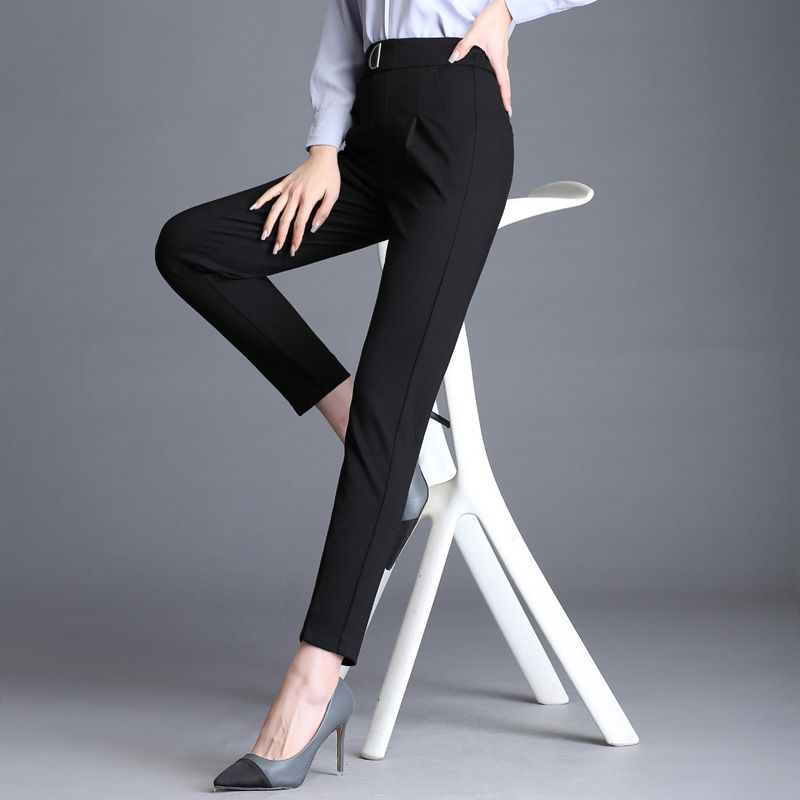 屁股大的女人，入秋别乱买，学这个女人穿开衫配七分裤，美的惊艳