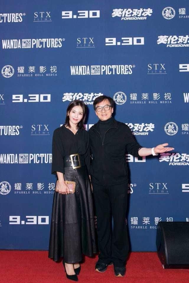 刘涛用黑色长裙诠释高级感，将帅气、性感、知性完美的集于一身！