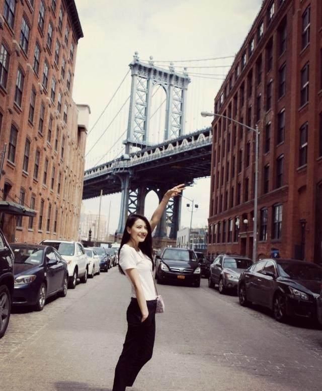 出道22年的高圆圆街拍越来越美了! 一点都看不出这是39岁的人!