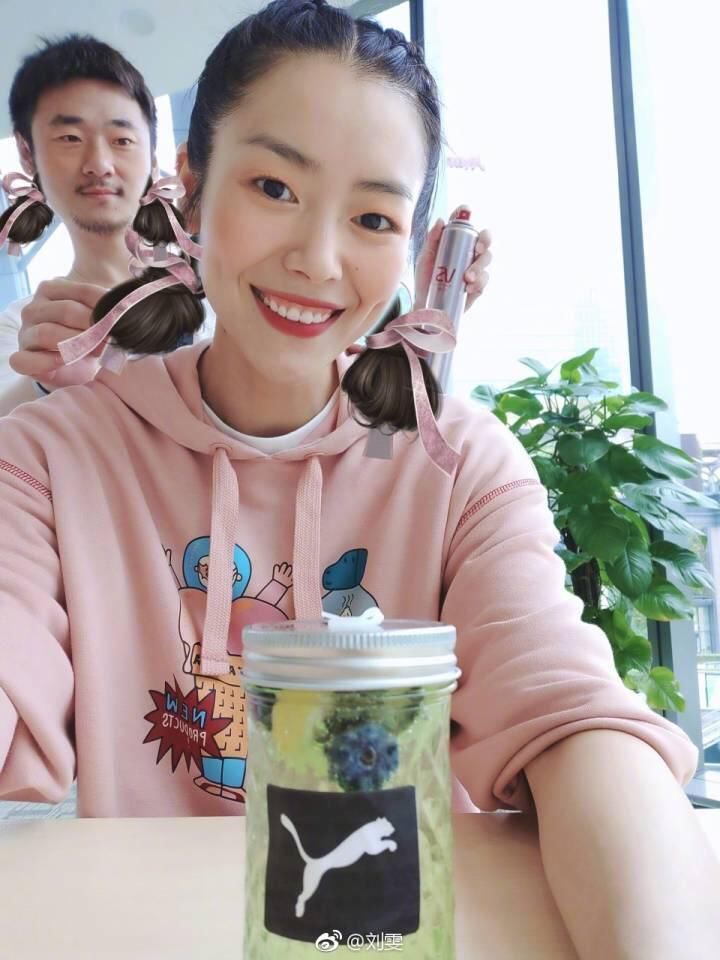 吴昕学孙怡唐艺昕梳超火双马尾,结果少女感变装嫩,看得人好尴尬