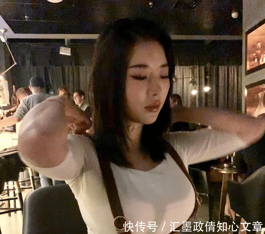 美女@美女你在这么黑的环境,不会有点压抑吗