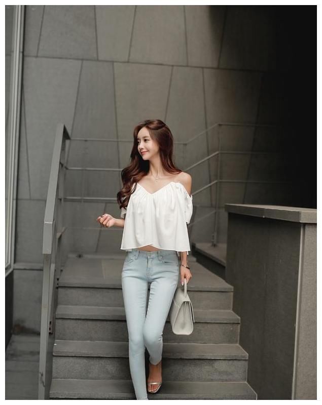 美拍：紧身裤修饰出的身材达到显瘦的效果，让你显得十分的帅气！