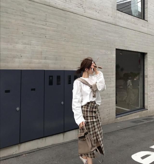  『柔美』春天穿搭还没有拿下？人见人爱的十组穿搭示范性，显年轻柔美有气场