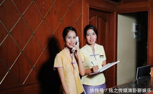 在泰国旅游,厕所里的软管做什么用的?服务员的回答让女游客脸红