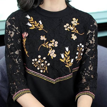 连旗袍都自愧不如的秋裙!70后美女国庆出游穿，都美得爆水管