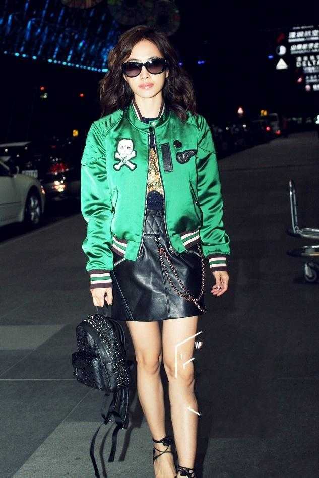 蔡依林这下尴尬了, 穿半身裙秀美腿, 网友: 腿都P成柱子了