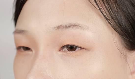  [化妆师]新手化妆教程淡妆，化妆师教你瞬间变脸！