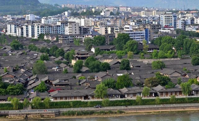 中国2座姓“南”的城市，傻傻的分不清，一座在四川一座在江苏