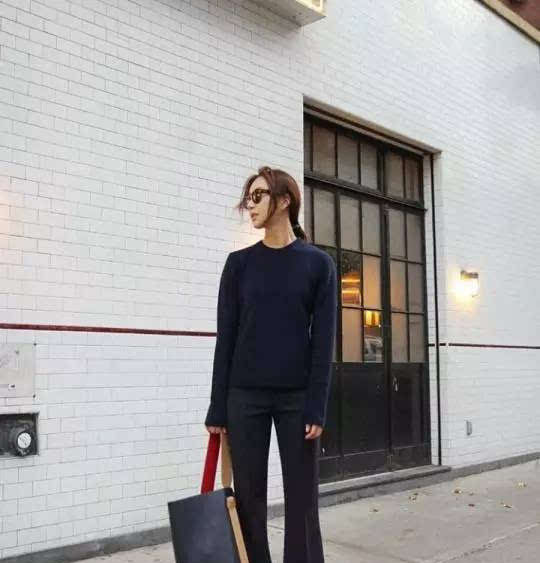  「显腿长」喇叭牛仔裤怎么穿都不过时,显瘦又百搭,轻松穿出大长腿!