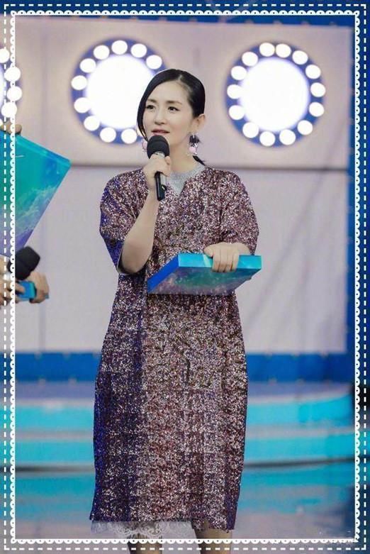 当谢娜撞衫黄灿灿的那一刻，我才知道为什么都说没对比就没伤害