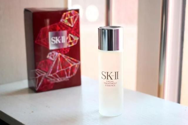 护肤扫盲｜爽肤水、柔肤水、收敛水、精华水，你选对了吗？