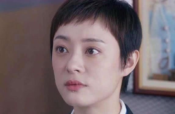  「五官非常」女生自以为好看的4种发型，其实都是“踩雷”款，直男大多都反感