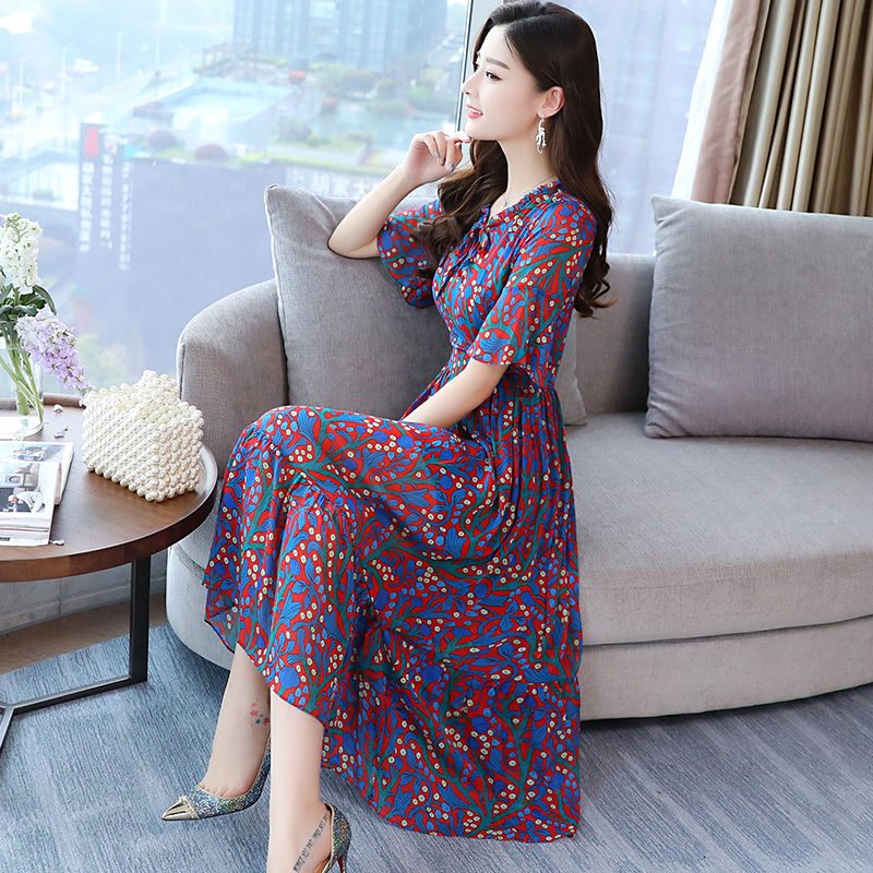 谁说丰满女人不好穿衣?学下面女人这样穿，美的倾国倾城