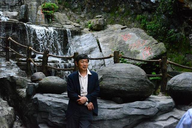 中国”神秘”的石头，每30年产下一枚蛋，产蛋之谜至今未解！