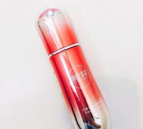 这些国货精华要逆天？100元的价格竟能用出几千元效果！