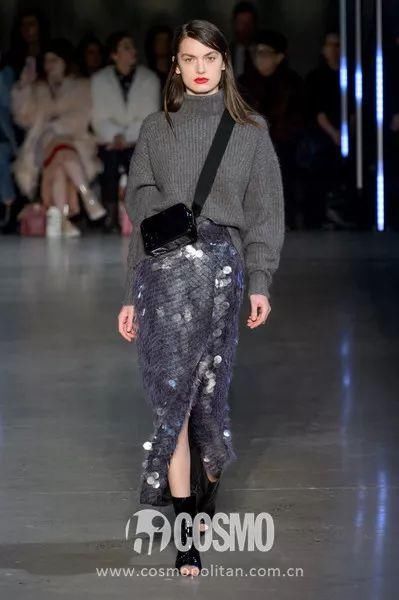 时髦办|这条裙子是翻车界扛把子，被我穿成了美人鱼