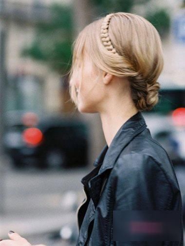 看了背影就想看你的脸的扎发发型,很吸睛哟!