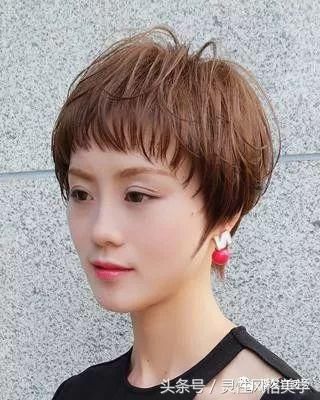 头发散下来的季节到了，你可以换款发型了，各种年龄段都有！