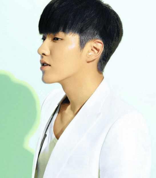 一网友诽谤吴亦凡，遭律师索赔55万，吴亦凡心软原谅!