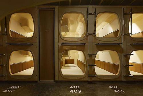 风靡日本的“胶囊酒店”,为何受年轻人热捧?驴友:很方便安全!