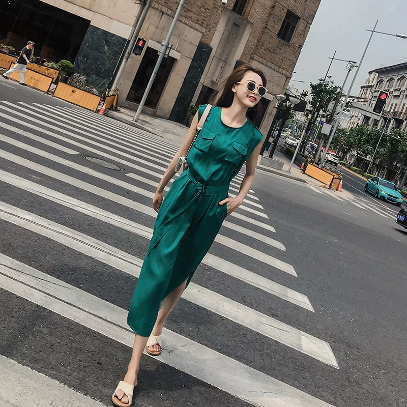 有一种风叫冷淡风，有一种裙叫冷淡裙!7月新款，气质女神穿出来