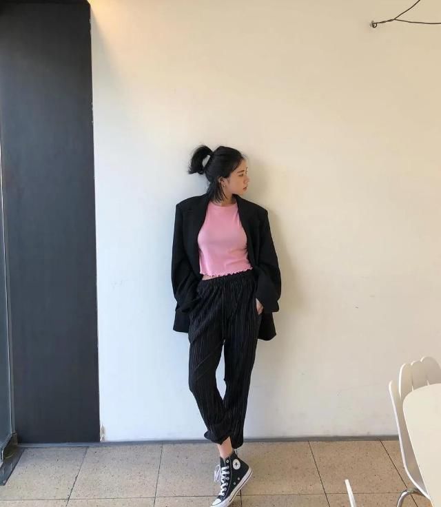  #一大#穿阔腿裤怎么上厕所？这一大难题终于得到了解决！