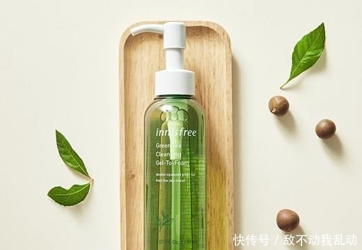 「用力揉搓」泡沫洗面奶?洁面啫喱?洁面油 洁面小常识你都了解到位吗？