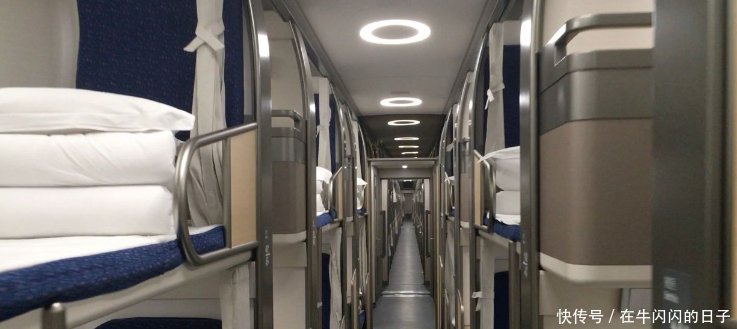 中国高铁迎来“双层卧铺”，网友称移动小酒店！你体验过