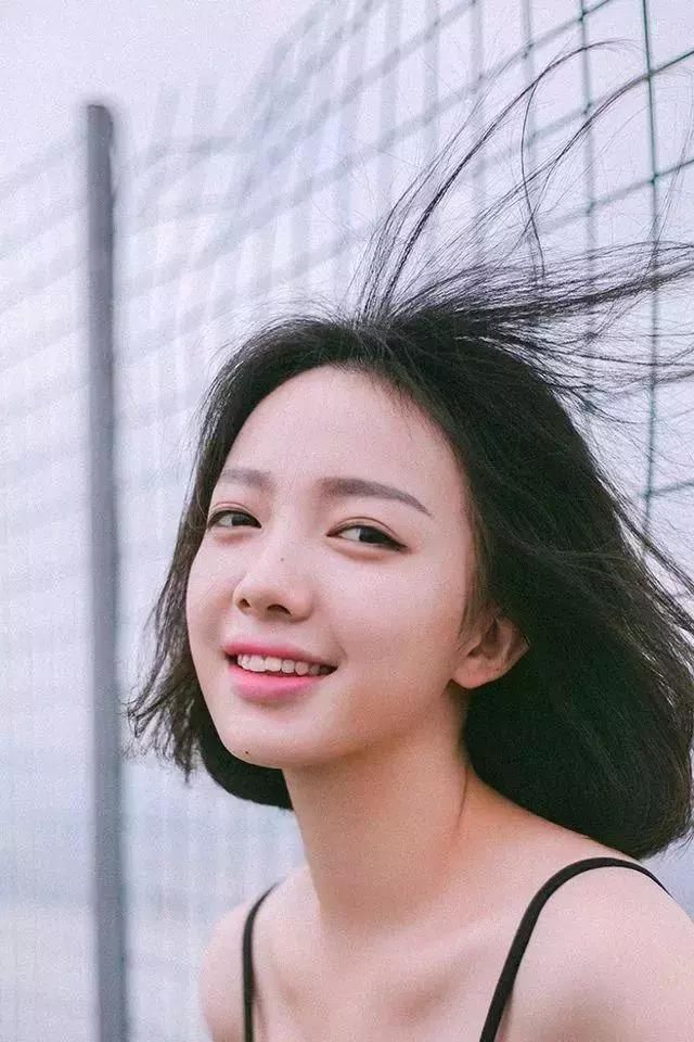 剪短发就不能凹造型了?这些简单又有个性的发型帮你瞬间增添气场