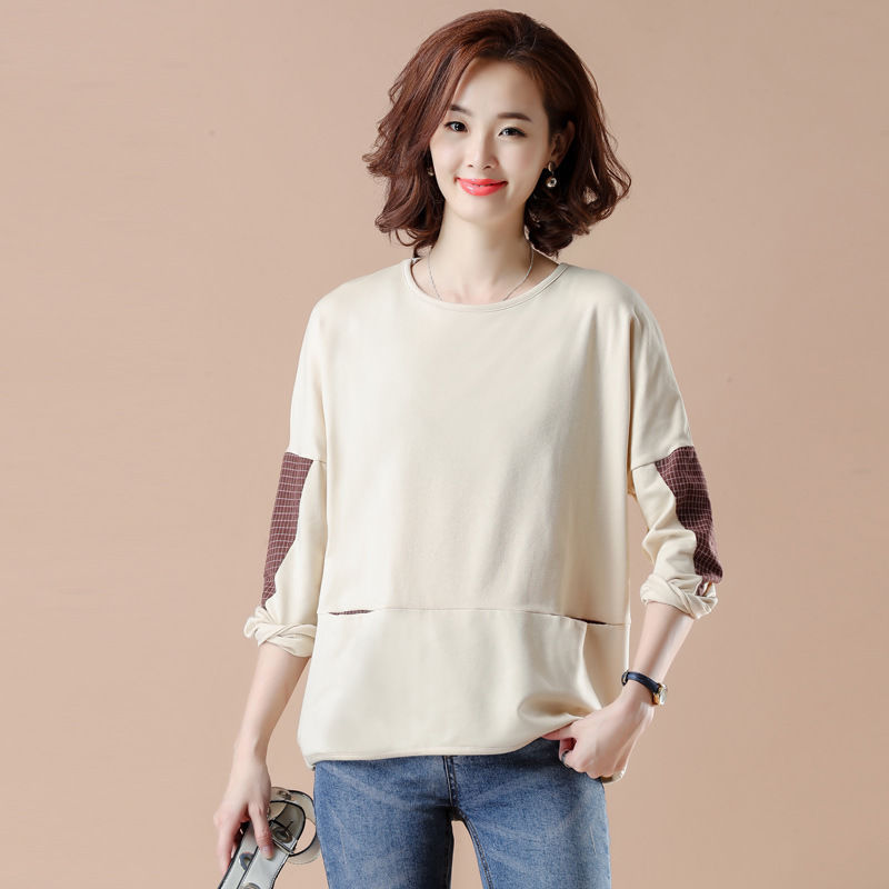 9月果真凉，出门少穿裙!今年流行的T恤小衫，洋气百搭还减龄