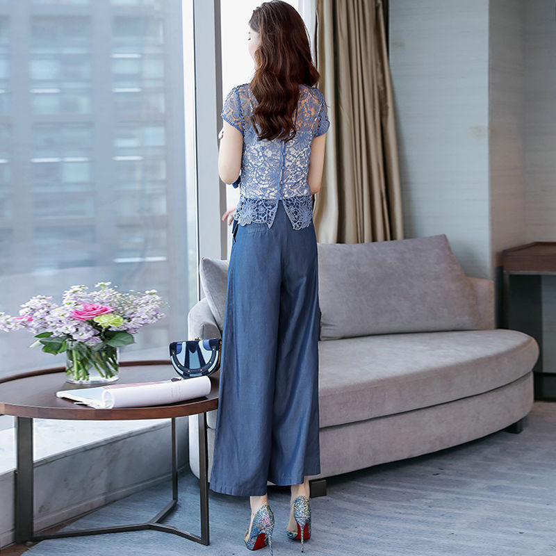 悄悄的告诉你，现在的女人都不穿裙子，巨流行的套装，显嫩又洋气