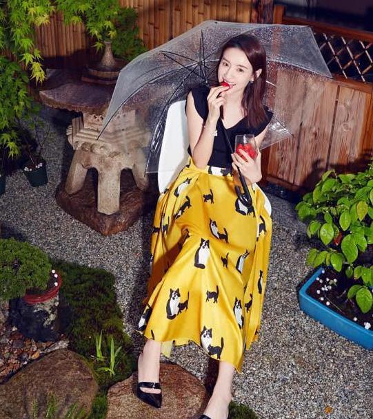 她曾被陈坤苦苦追求，却选择和“丑男”交往，穿搭时尚有气质！