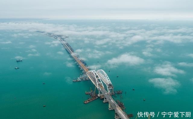 为阻止普京,乌克兰试图炸毁克里米亚大桥,俄议