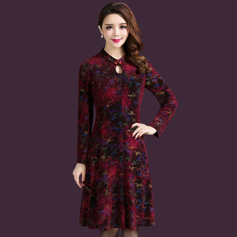 这裙贵就贵了点，比真丝高贵，比旗袍典雅，六零后穿洋气超迷人