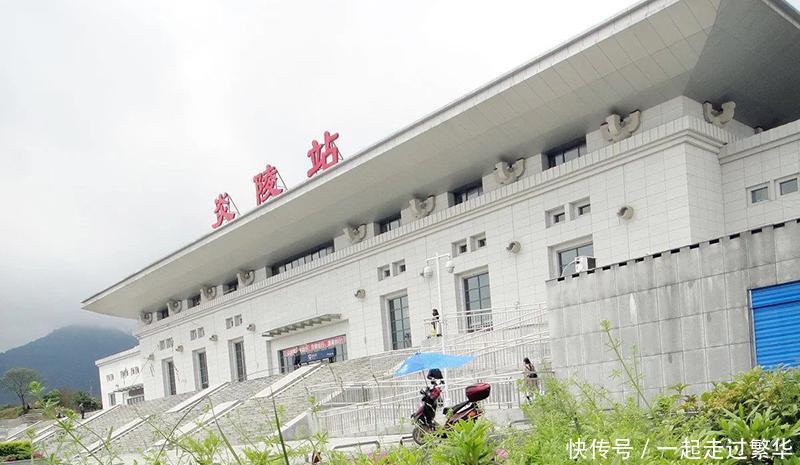 南昌铁路局管理的七个湖南湖北火车站，2018年的客流量有多少？