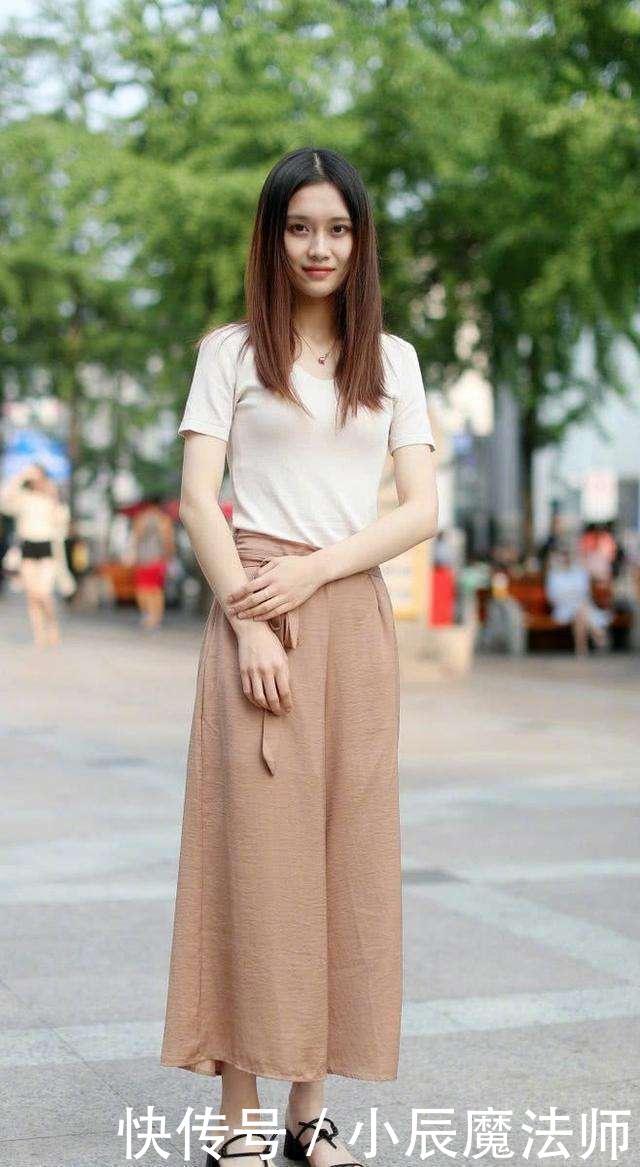 「亮眼」美女穿搭:阔腿裤充满时尚活力的味道,让你成为最亮眼的一抹青春
