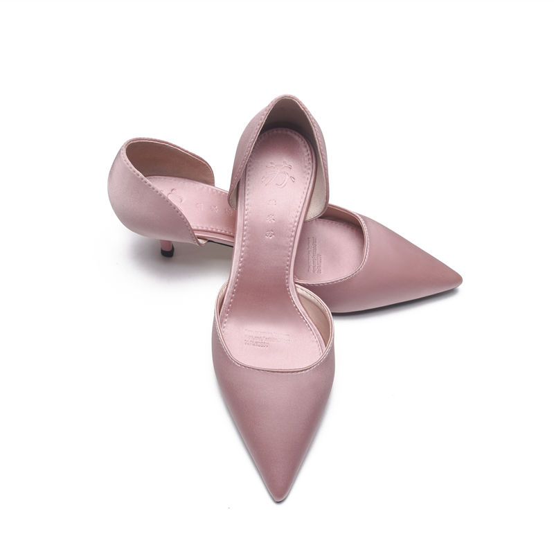 怪不得同事说我越来越时尚，原来是看我穿上这款高跟鞋