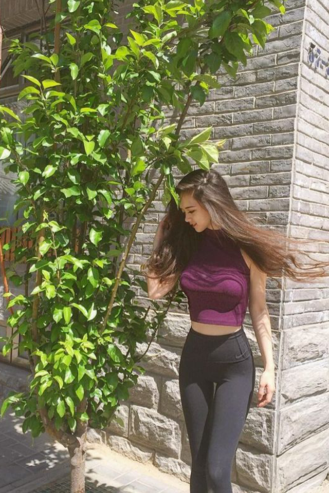 紧身打底裤：散发迷人魅力，展现好身材，优雅不失俏丽！