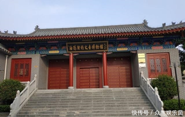 从不声张的洛阳民俗博物馆大门