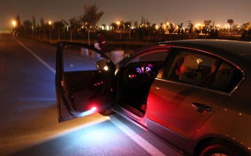 对面车向你闪3下大灯，一定要小心，老司机：不懂暗语开车很危险