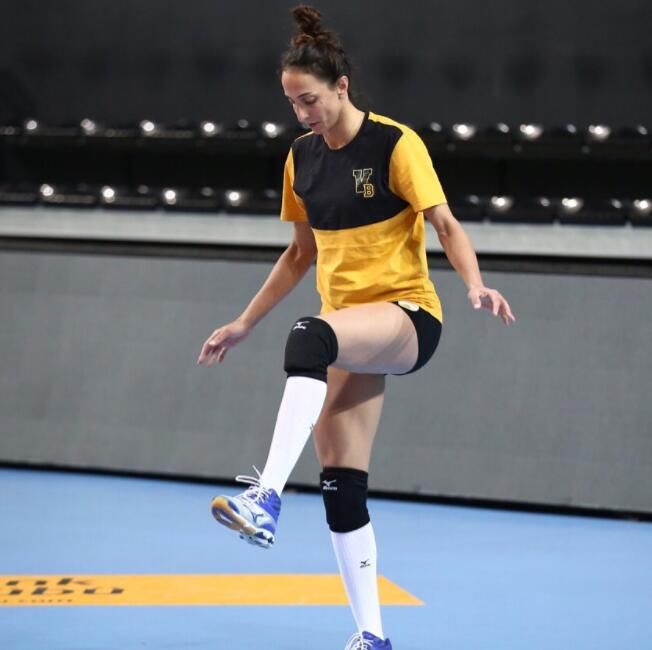 备战土超决赛!中国女排朱婷领衔瓦基弗轻松训