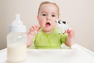 宝宝多大能喝纯牛奶?宝宝喝牛奶的误区你知道